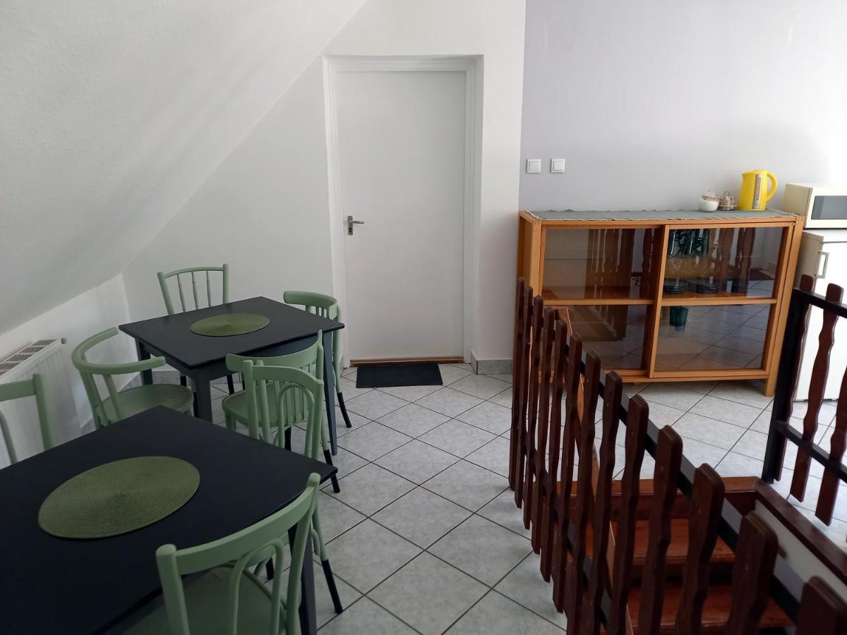 Diokert Vendeghaz Sopron Bed & Breakfast Bagian luar foto