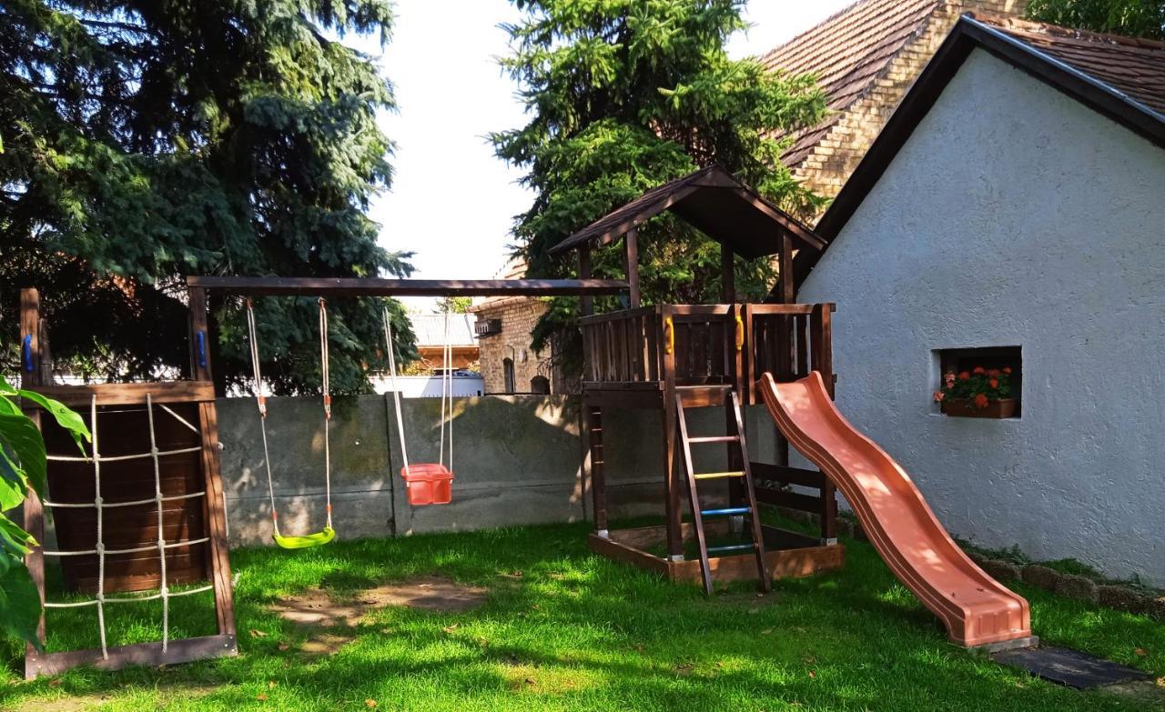 Diokert Vendeghaz Sopron Bed & Breakfast Bagian luar foto